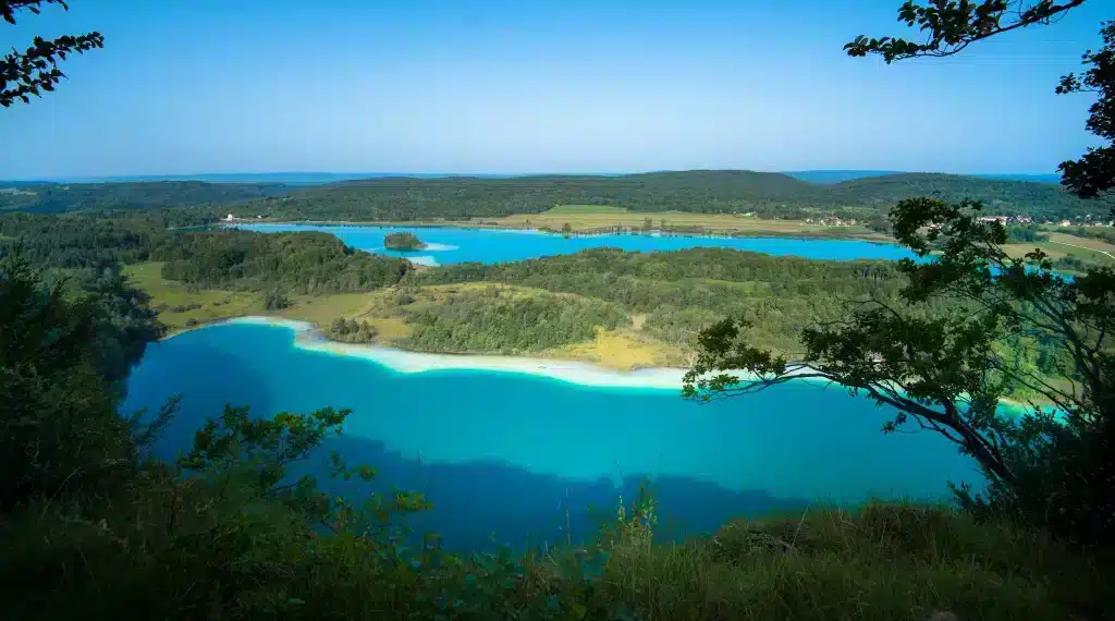 4 lacs jura vacances 01